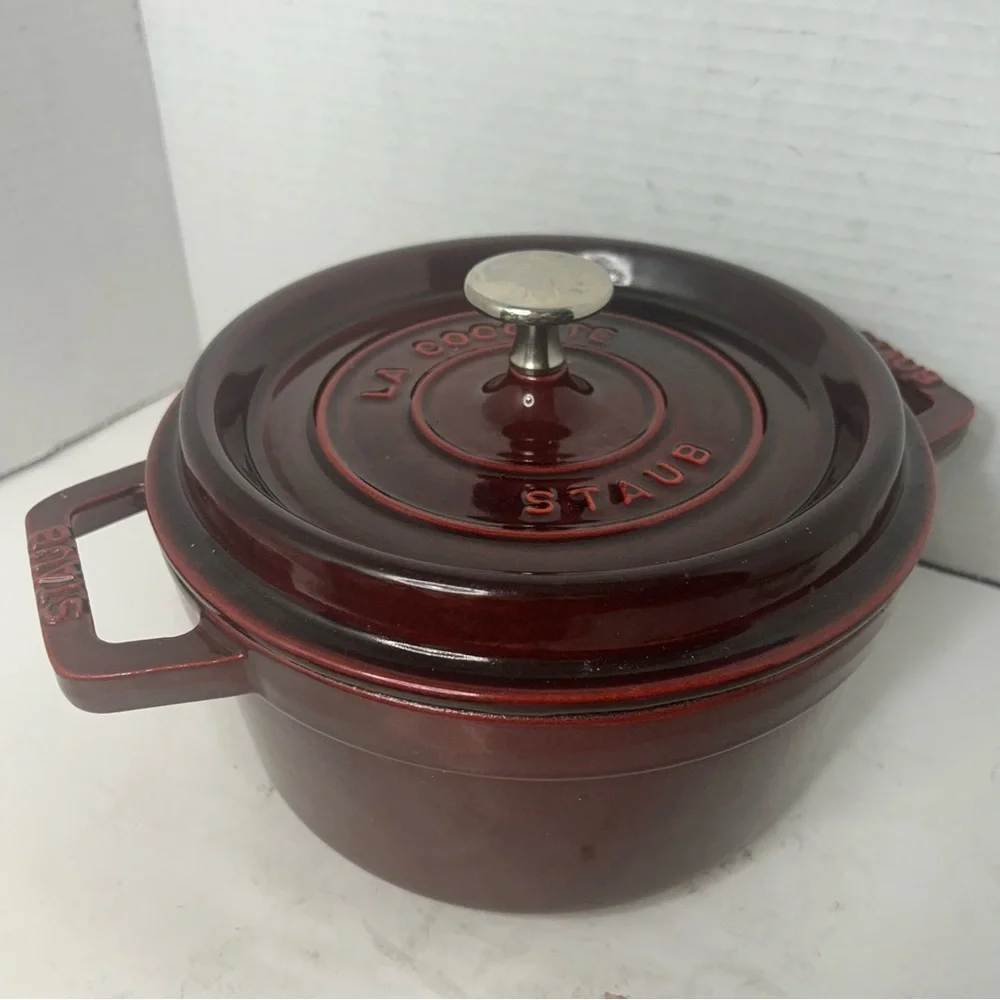 La Cocotte Staud Cast Iron Bean Bot Made in France Lid Heavy Red READ
